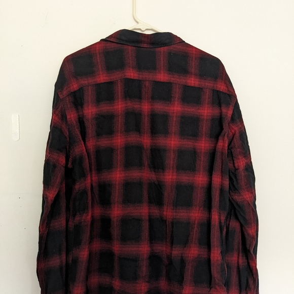 UNIQLO Red and Black Flannel - Picture 3 of 3